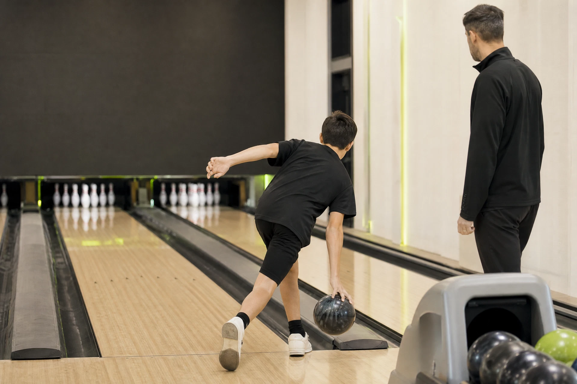 Imagen editorial ilustrativa de entrenamiento de bowling